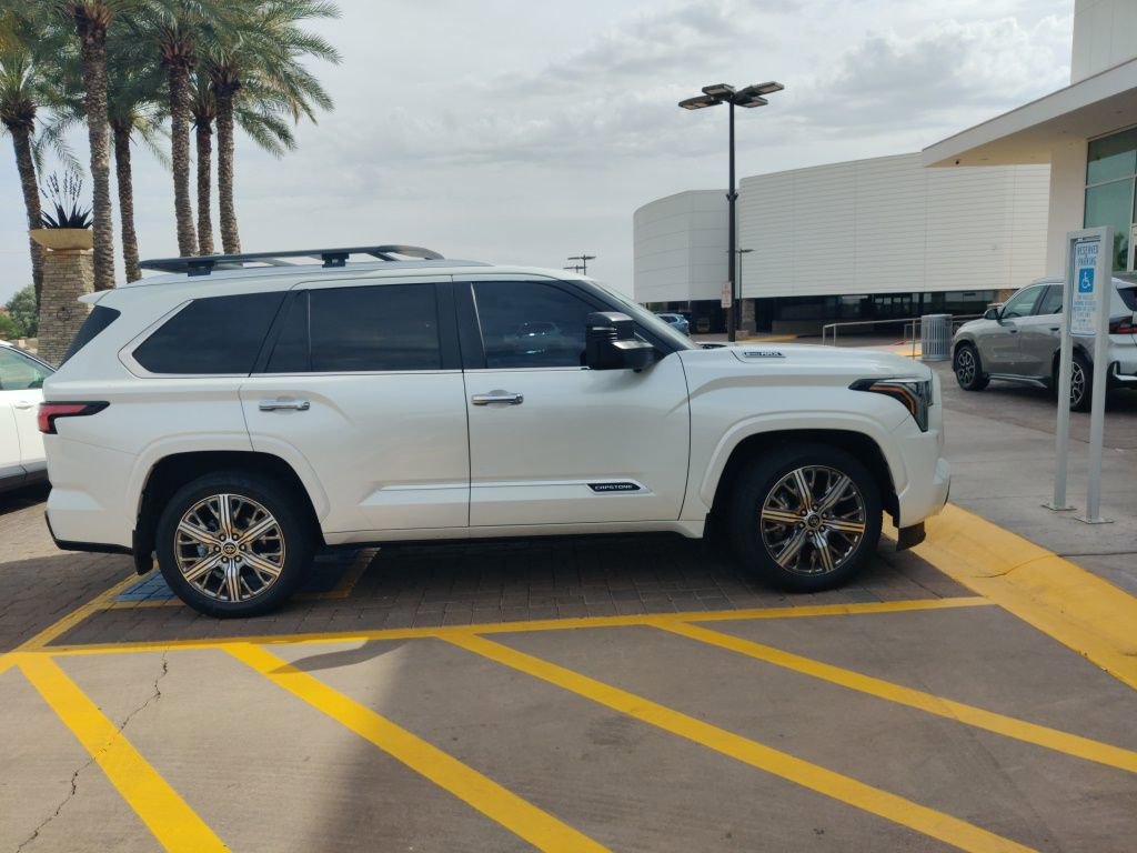 Used 2024 Toyota Sequoia Capstone AWD/4WD image 4