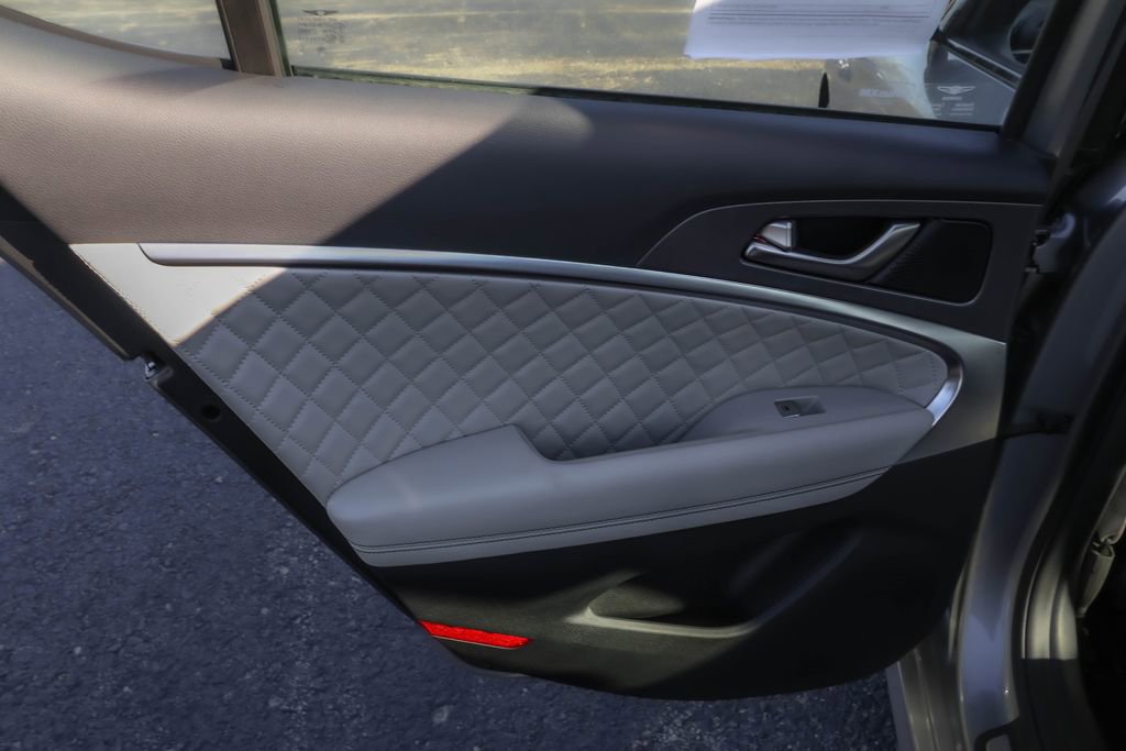 Used 2025 Genesis G70 3.3T Advanced w/ Sport Prestige Package image 32