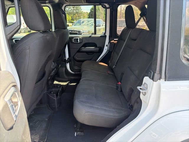 Used 2018 Jeep Wrangler Unlimited Sahara w/ Dual Top Group AWD/4WD image 14