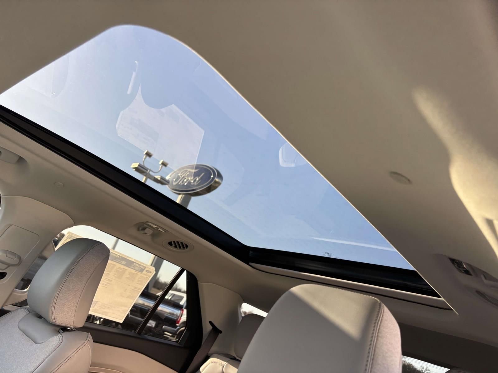 New 2026 Ford Explorer Active w/ Active Comfort Package image 26