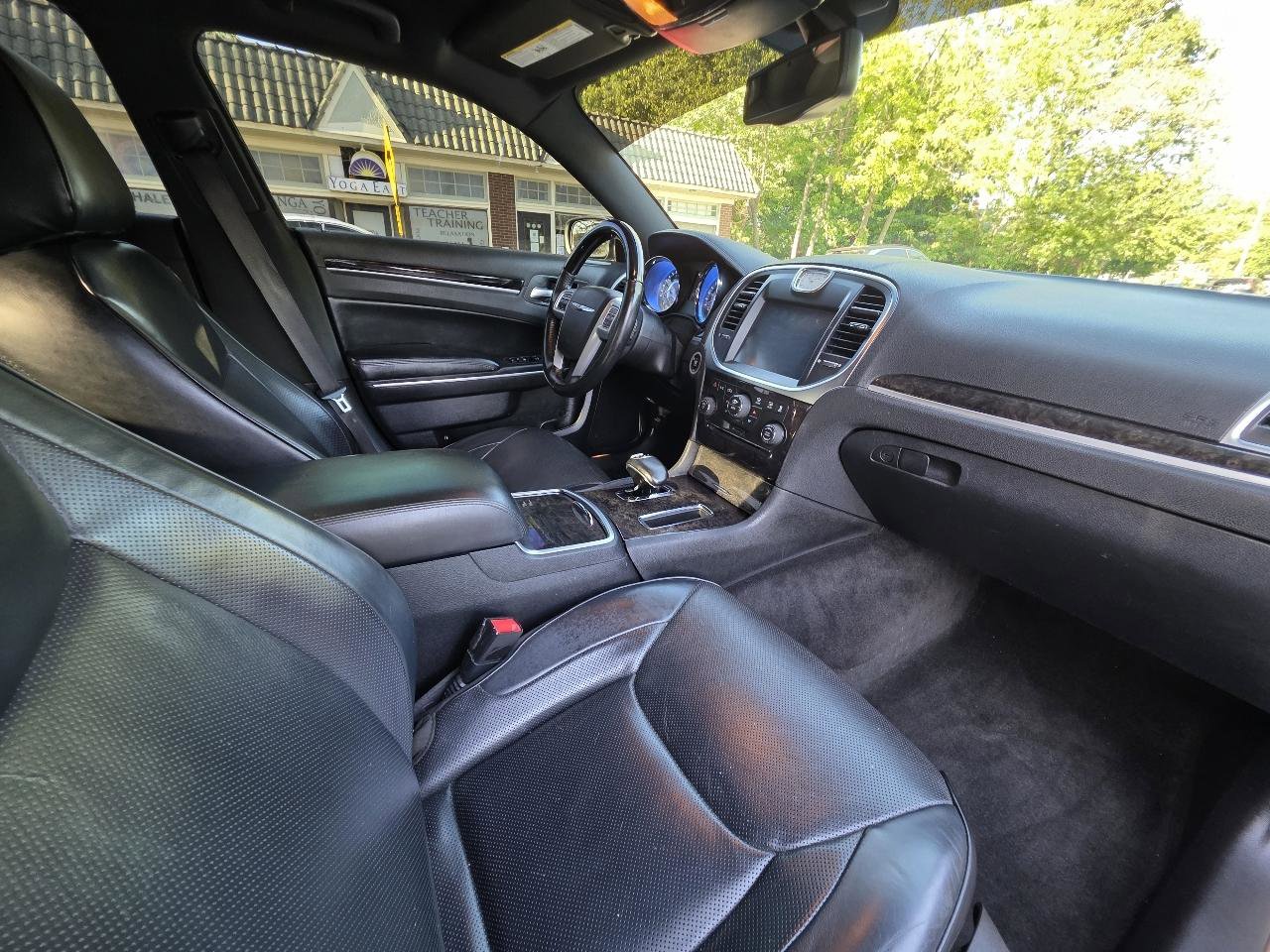 Used 2014 Chrysler 300 C AWD/4WD image 41