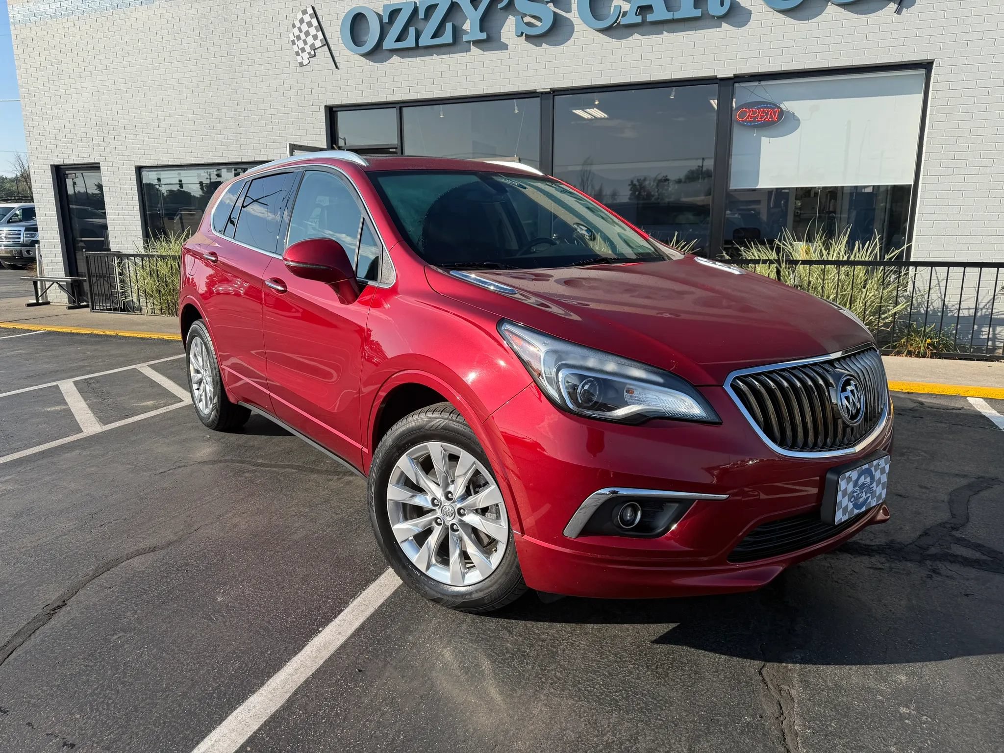 Used 2018 Buick Envision Essence AWD/4WD image 2