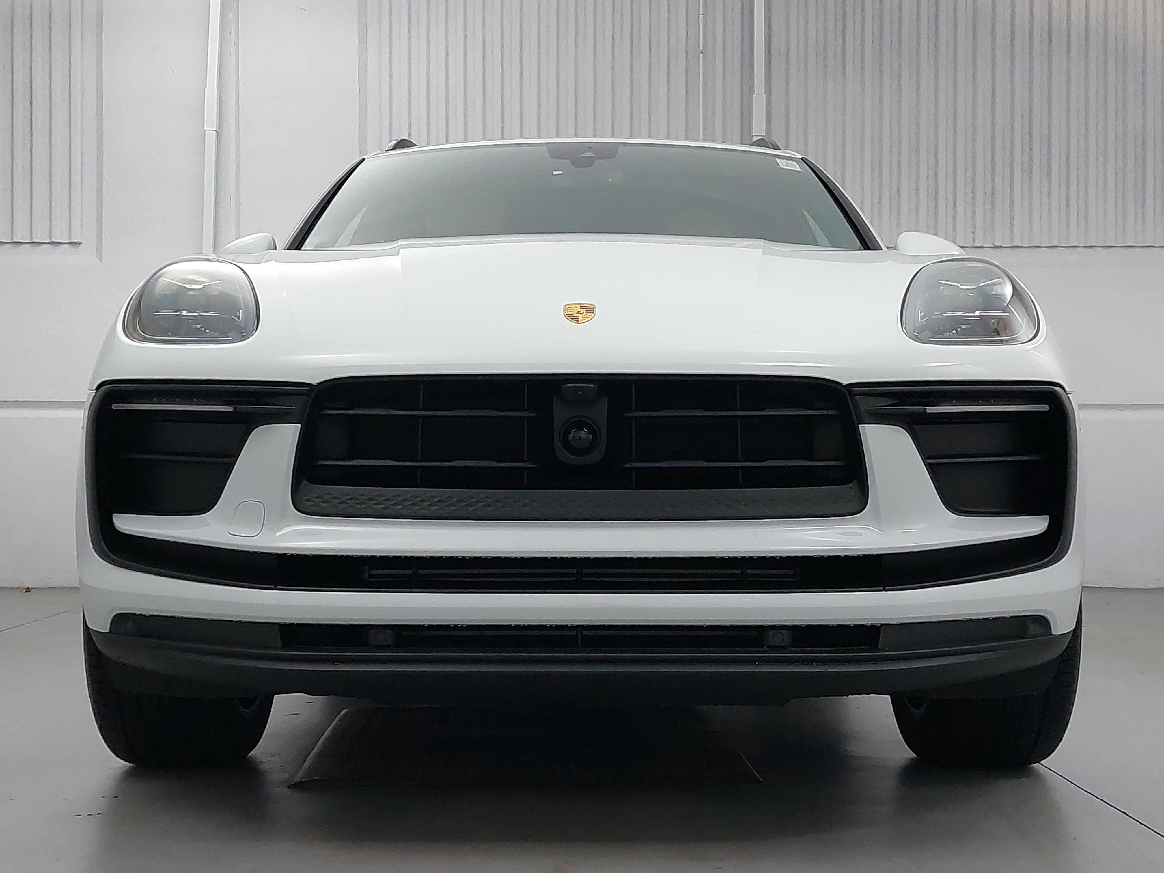 New 2026 Porsche Macan AWD/4WD image 10