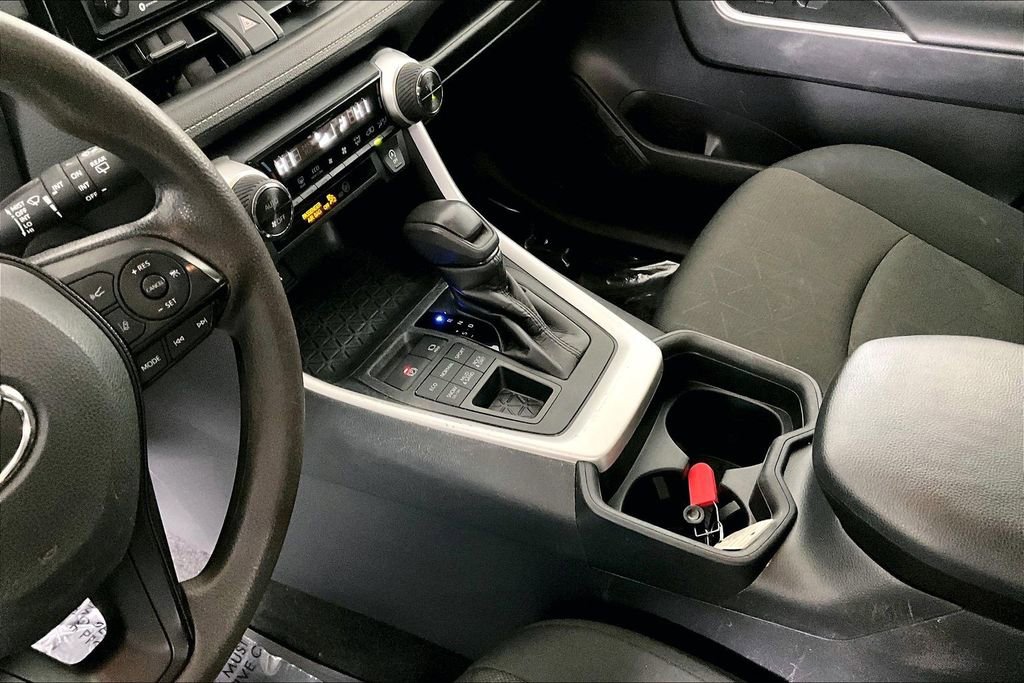 Used 2021 Toyota RAV4 XLE image 17
