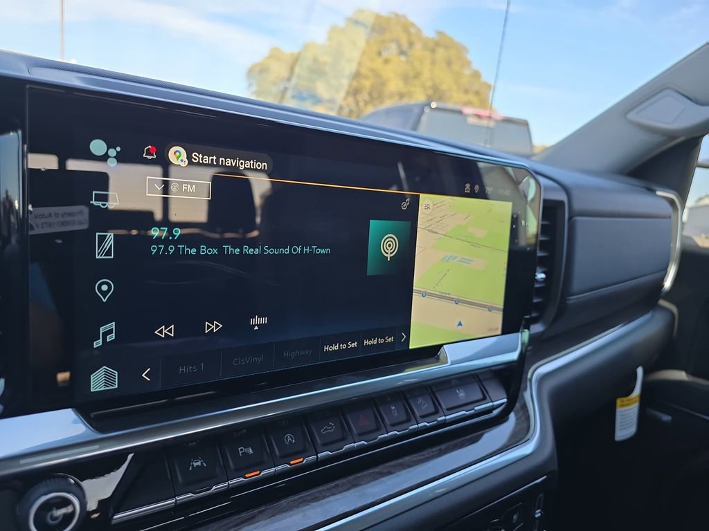 New 2025 Chevrolet Silverado 1500 LTZ w/ LTZ Premium Package AWD/4WD image 18