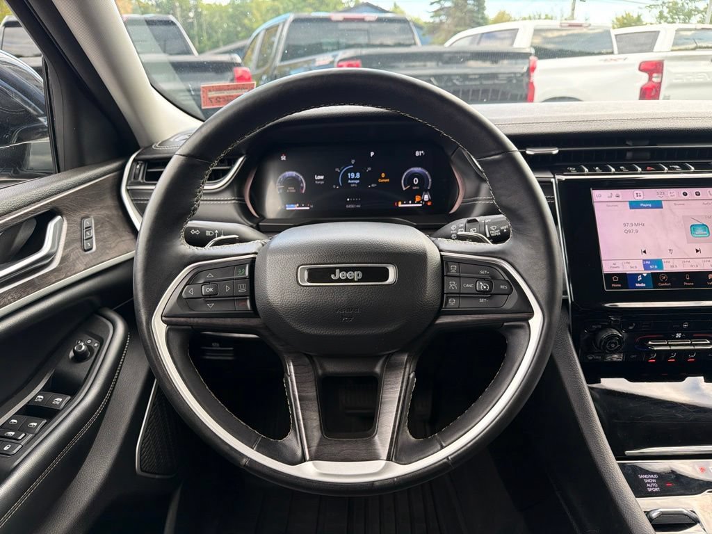 Used 2022 Jeep Grand Cherokee L Limited AWD/4WD image 13