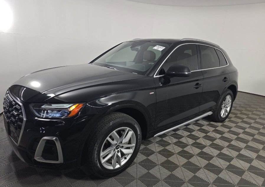 Used 2023 Audi Q5 2.0T Premium w/ Convenience Package AWD/4WD image 1