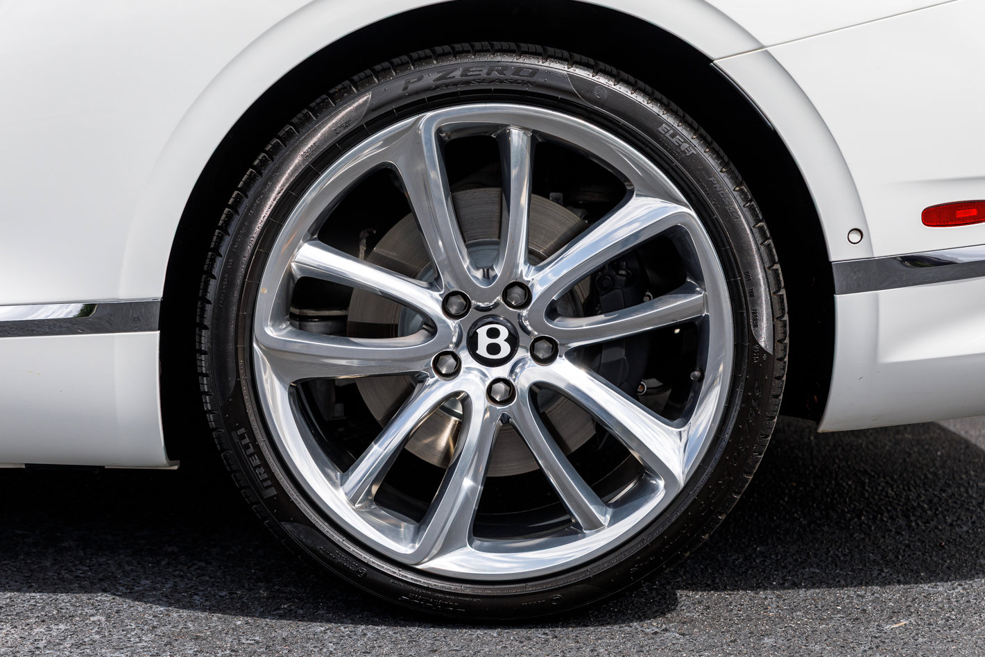 Used 2023 Bentley Continental GT Azure image 14