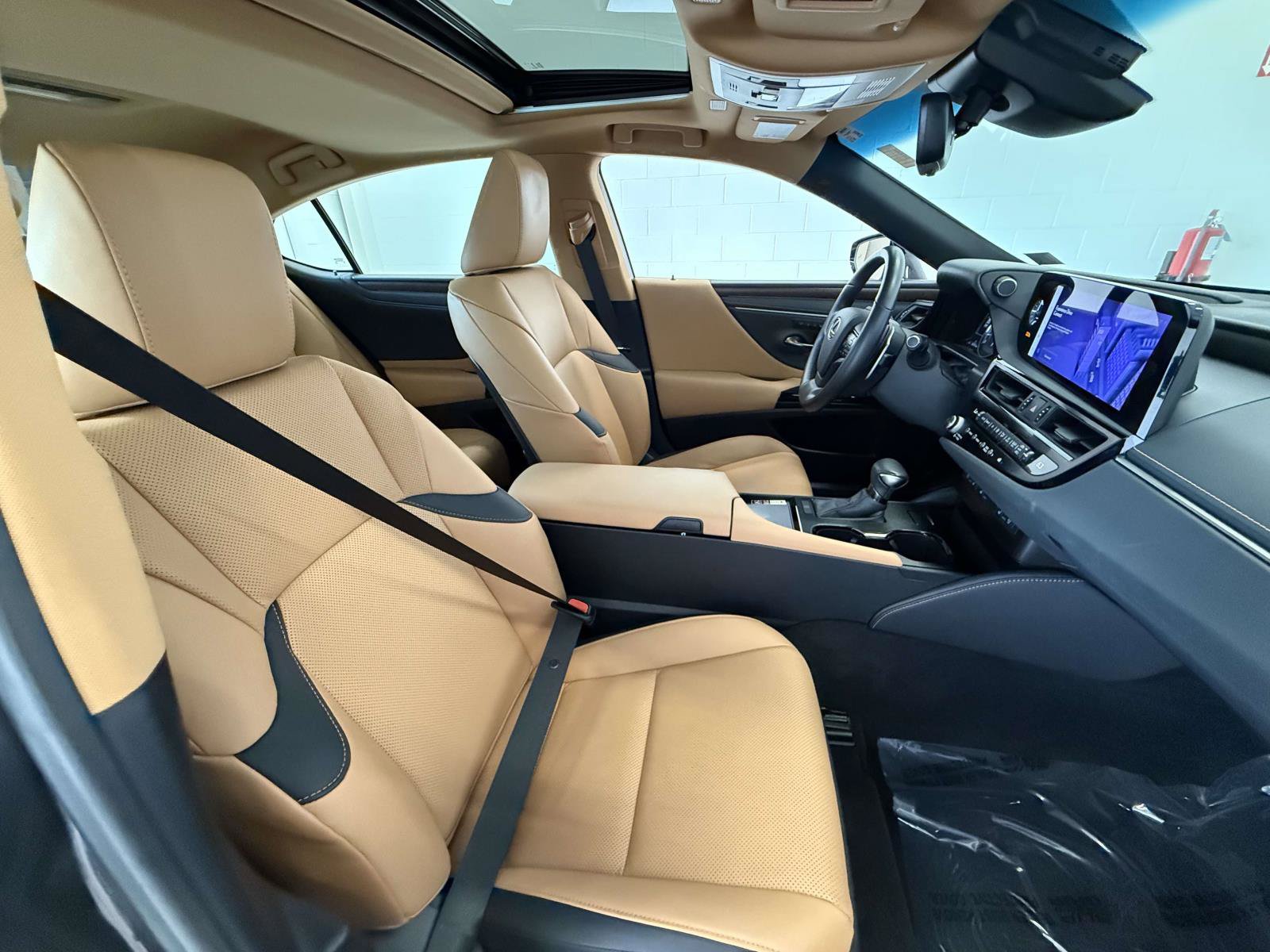 Certified 2024 Lexus ES 350 w/ Premium Package FWD image 14