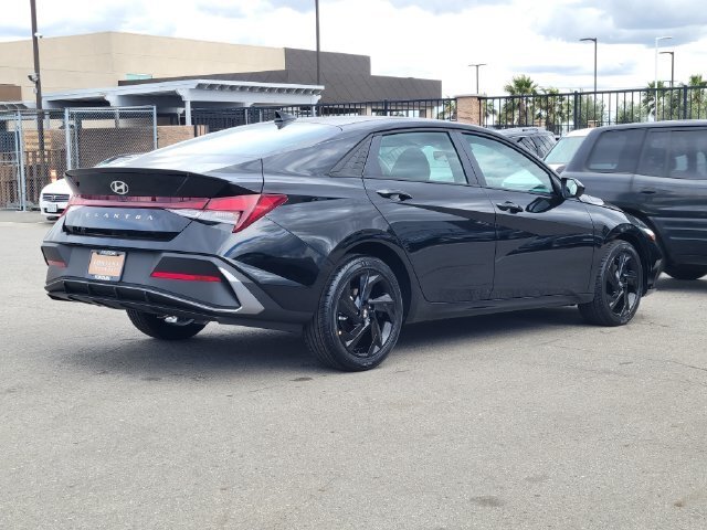 New 2026 Hyundai Elantra Sport FWD image 4