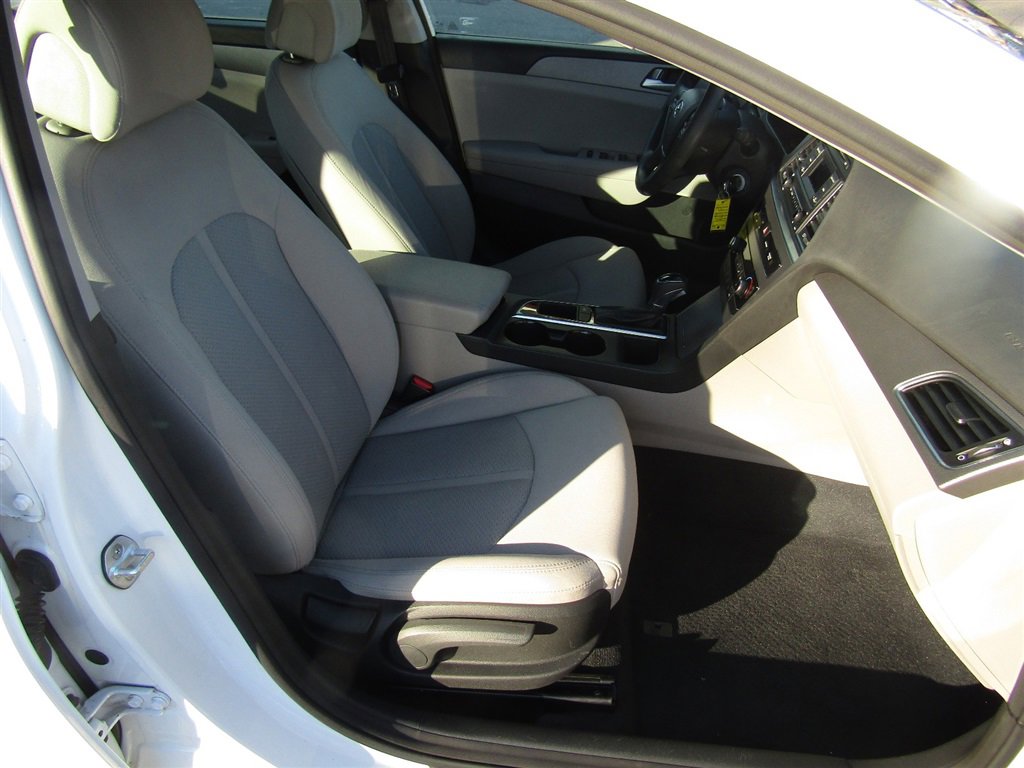 Used 2015 Hyundai Sonata SE image 19