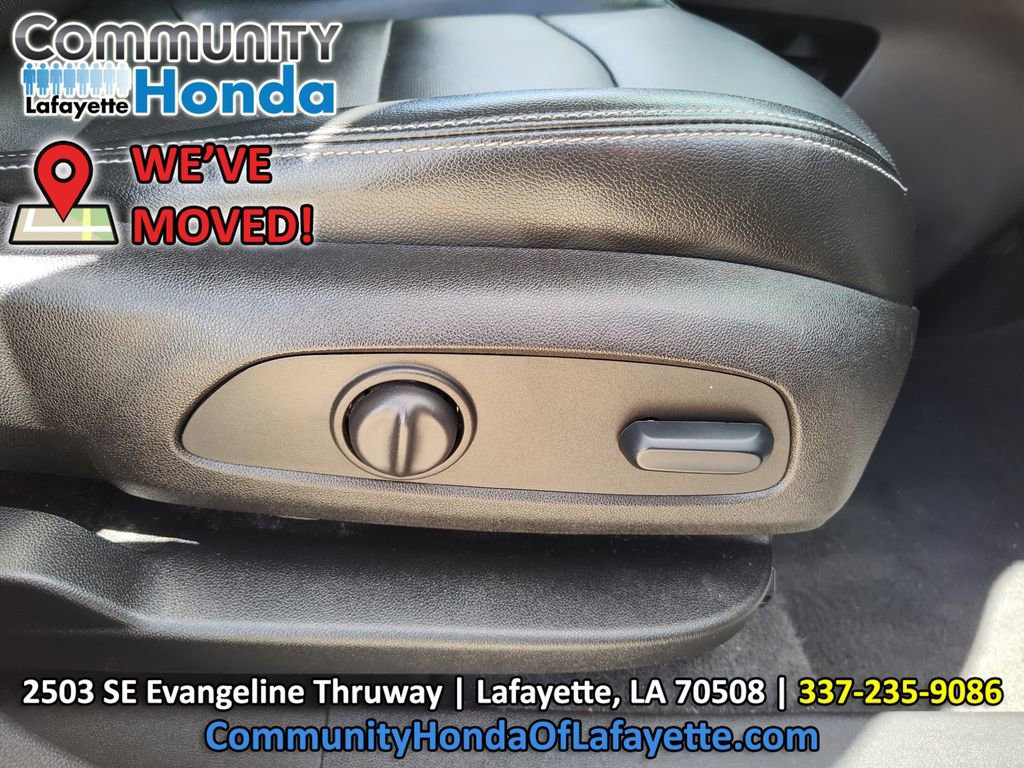 Used 2023 GMC Terrain SLT w/ LPO, Floor Liner Package FWD image 33