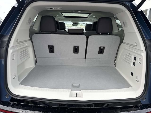 Used 2024 GMC Acadia Denali w/ Super Cruise Package image 13