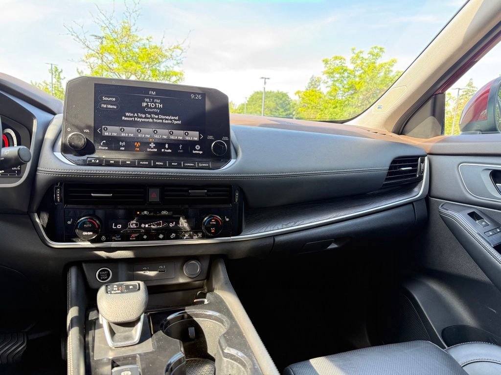 Used 2021 Nissan Rogue Platinum AWD/4WD image 27