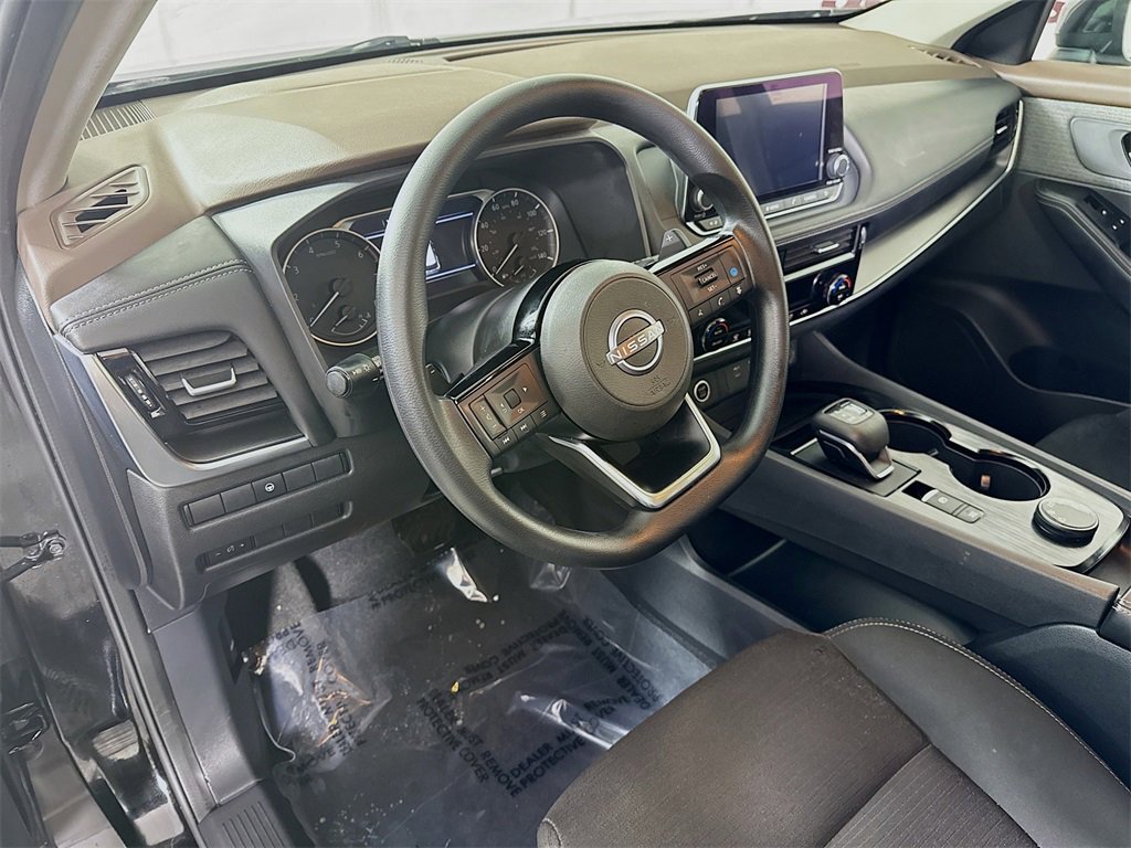 Certified 2022 Nissan Rogue SV image 18