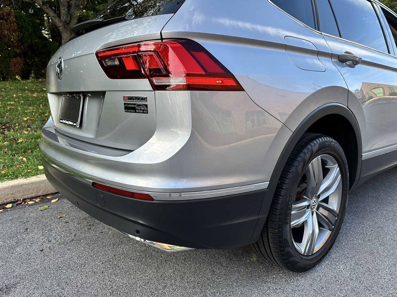Used 2020 Volkswagen Tiguan SEL AWD/4WD image 50
