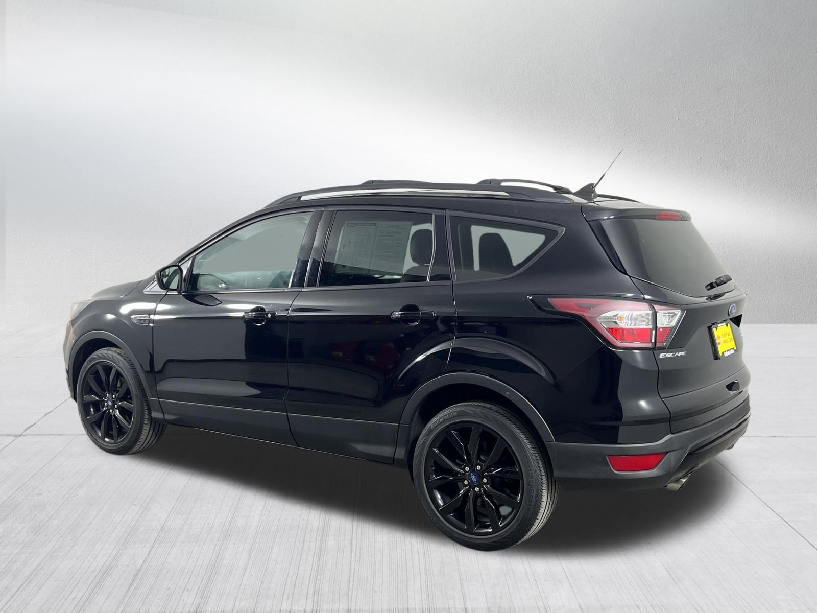 Used 2018 Ford Escape SE w/ SE Sport Appearance Package image 5