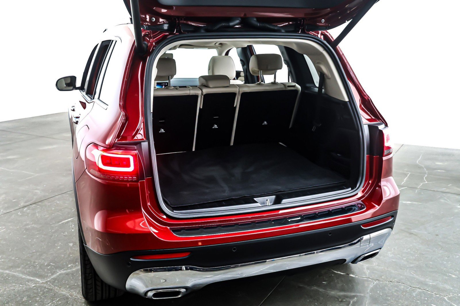 Used 2021 Mercedes-Benz GLB 250 4MATIC image 24