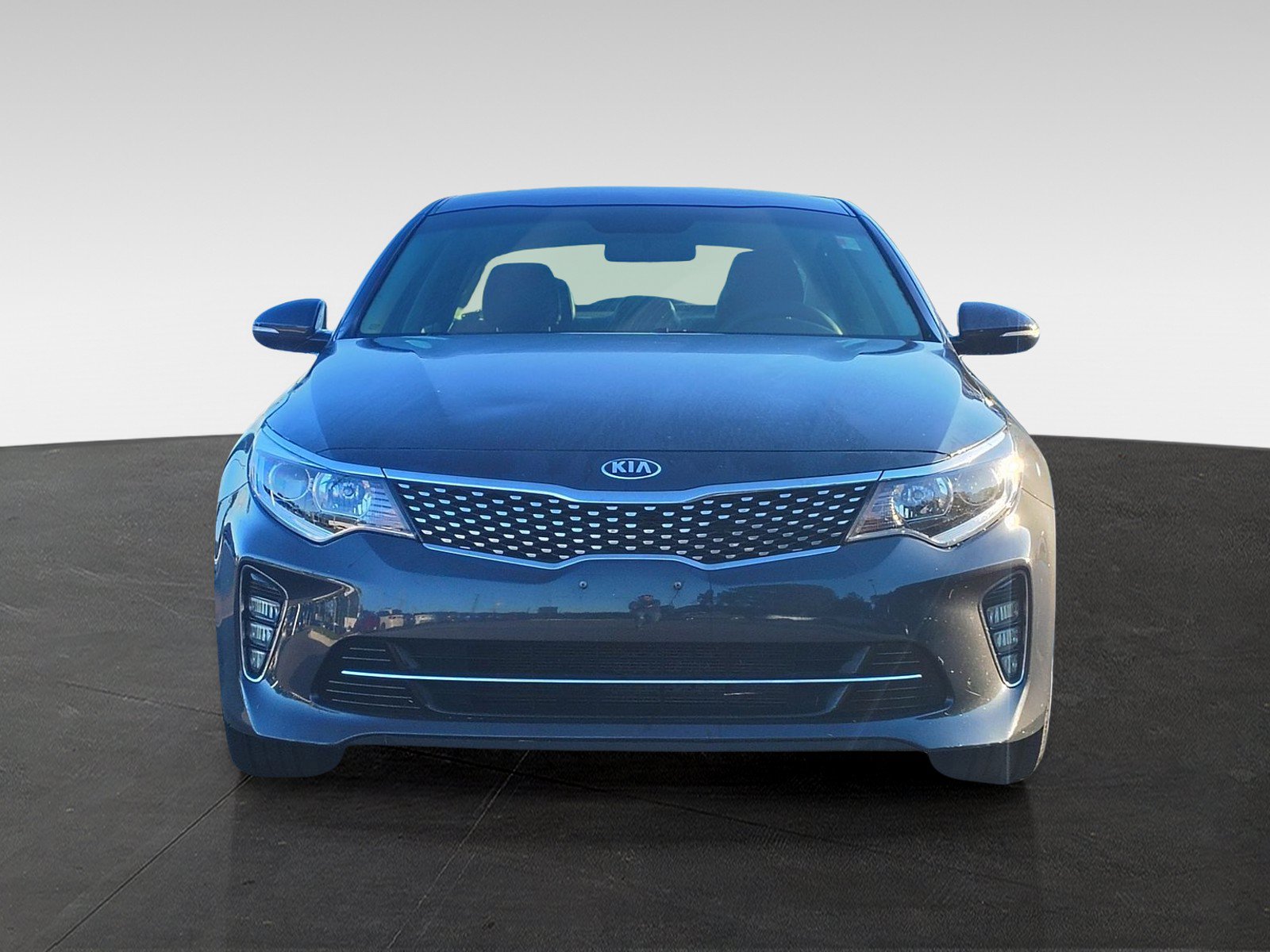 Used 2018 Kia Optima S FWD image 2