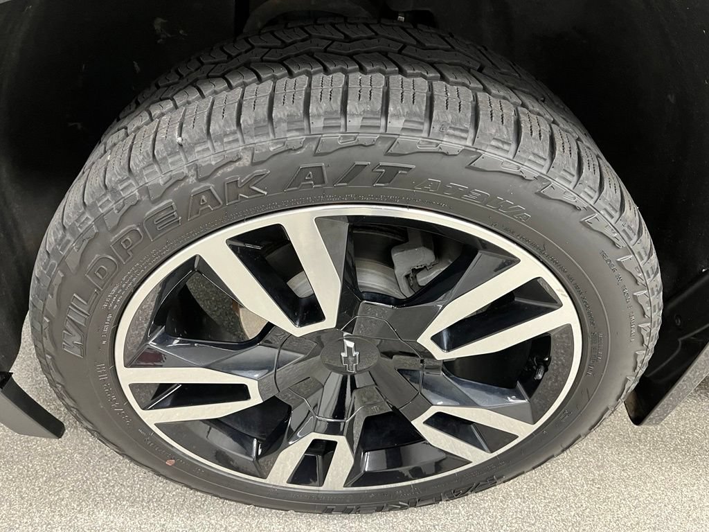 Used 2018 Chevrolet Tahoe Premier w/ RST Edition AWD/4WD image 15