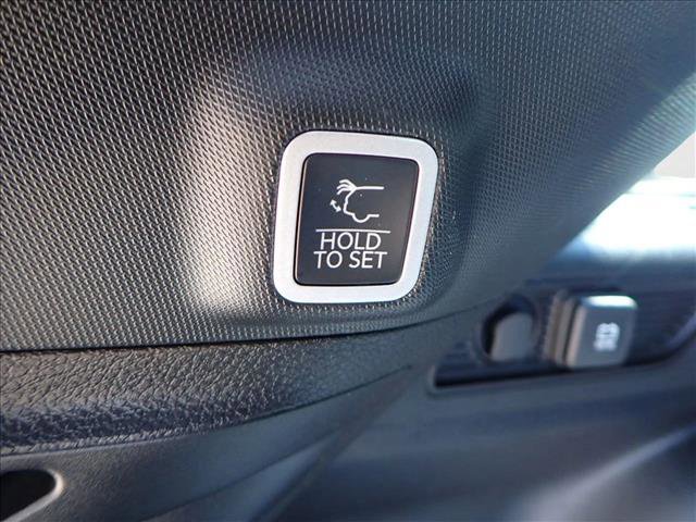 New 2025 Jeep Grand Cherokee Laredo X w/ Luxury Tech Group I image 9