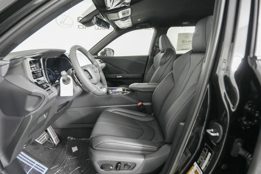 New 2026 Lexus TX 500h AWD image 8