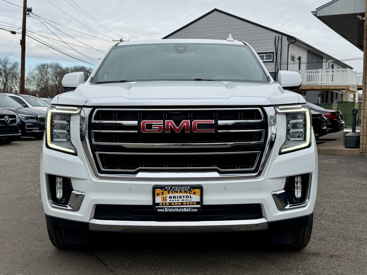 Used 2021 GMC Yukon XL SLT image 2