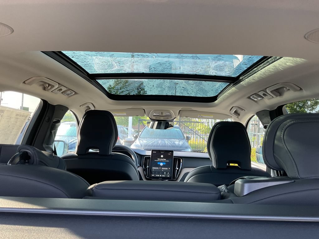 New 2026 Volvo XC60 B5 Plus w/ Protection Package Premier AWD/4WD image 23