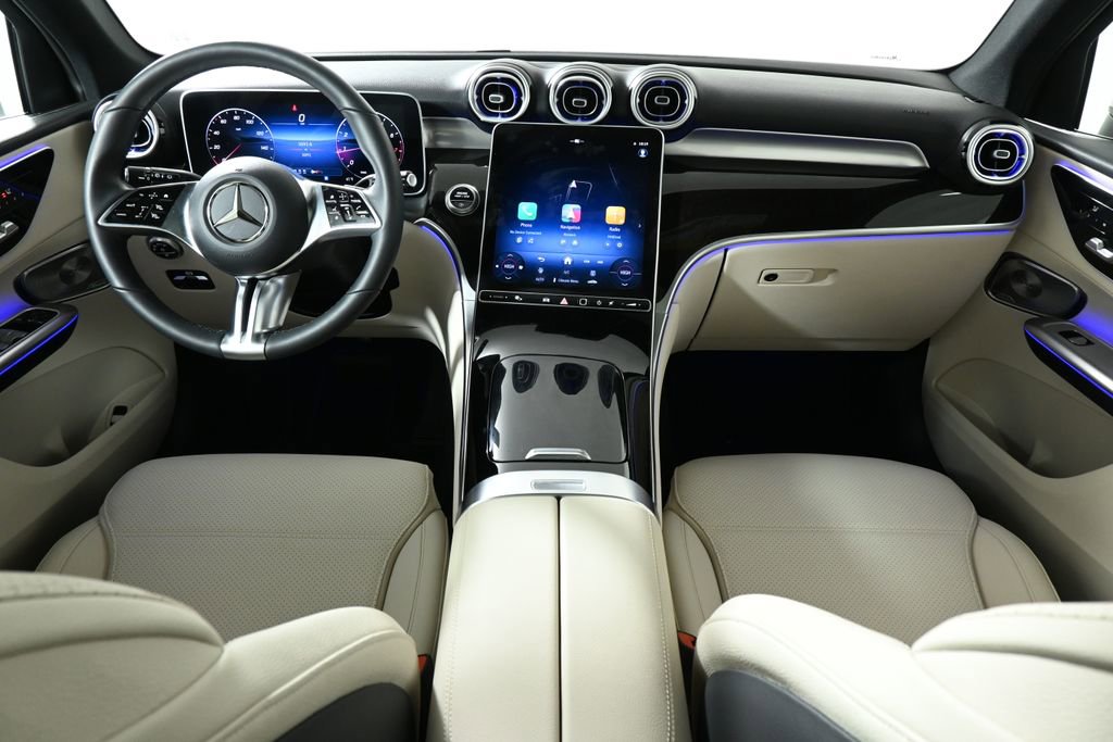 Certified 2025 Mercedes-Benz GLC 300 4MATIC image 4