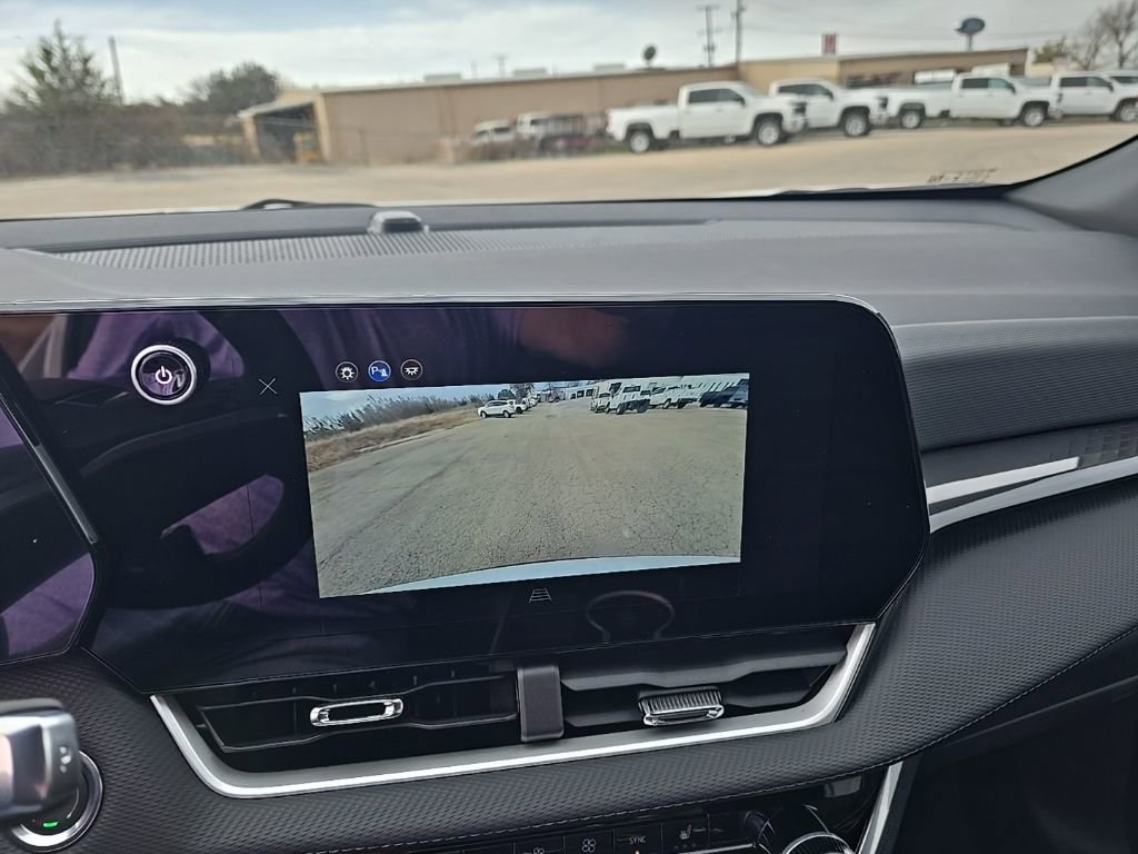 New 2026 Chevrolet Equinox LT w/ Convenience Package II image 24