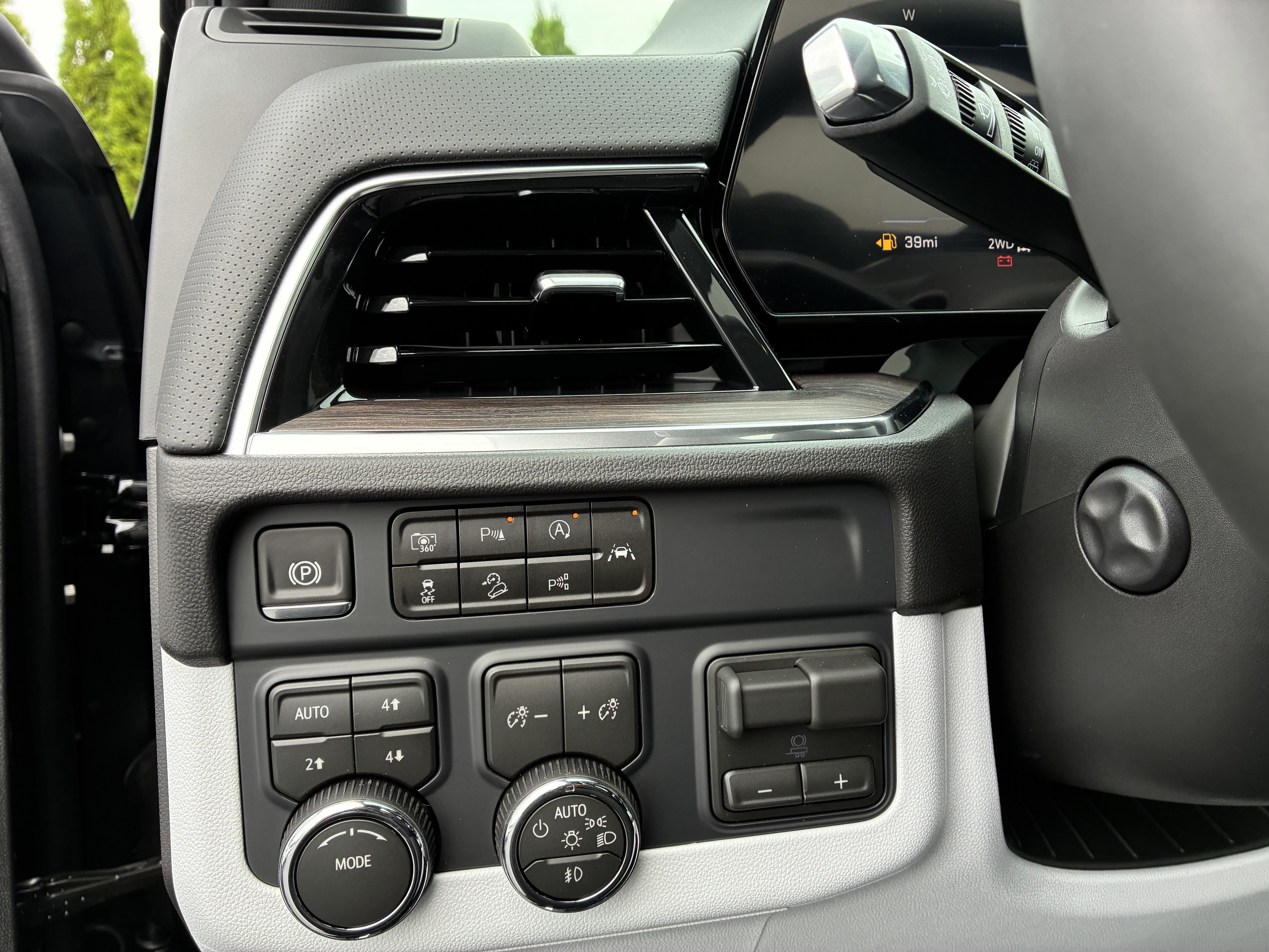 New 2026 Chevrolet Tahoe Premier AWD/4WD image 28