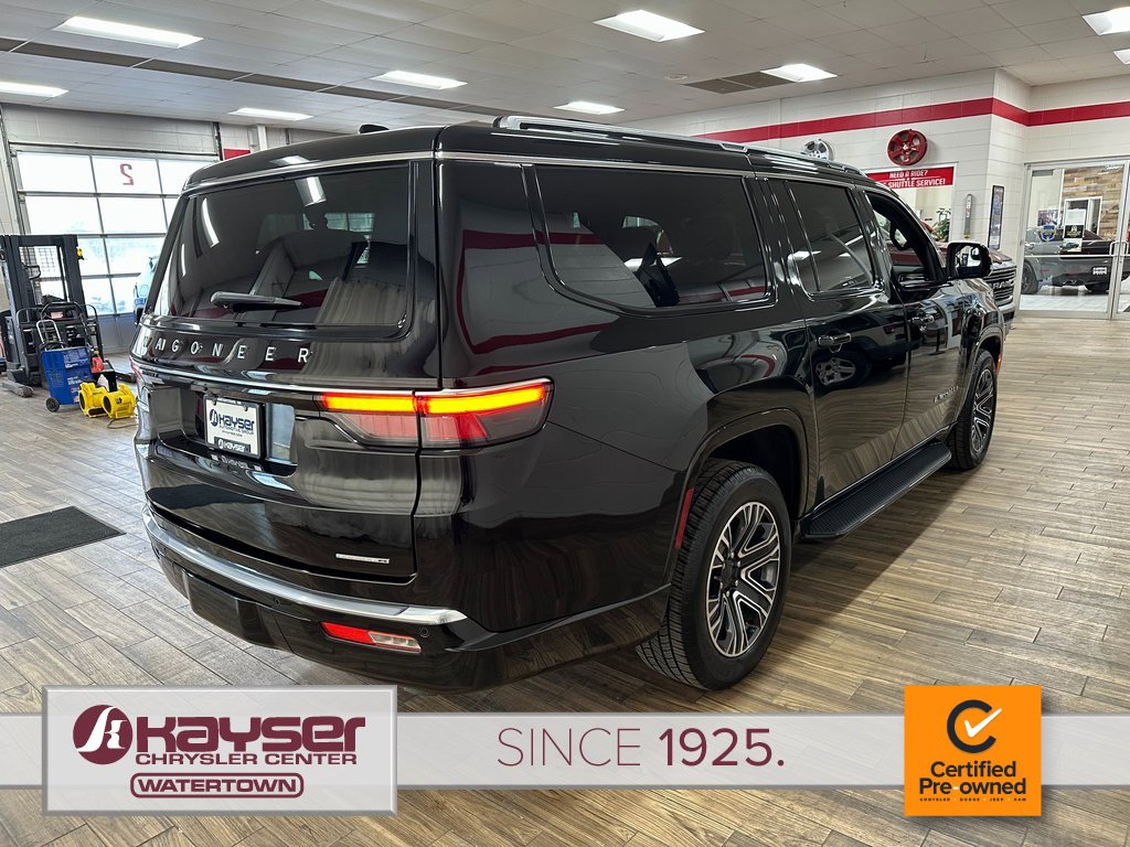 Certified 2024 Jeep Wagoneer L Series II w/ Flexible Seating Group image 5