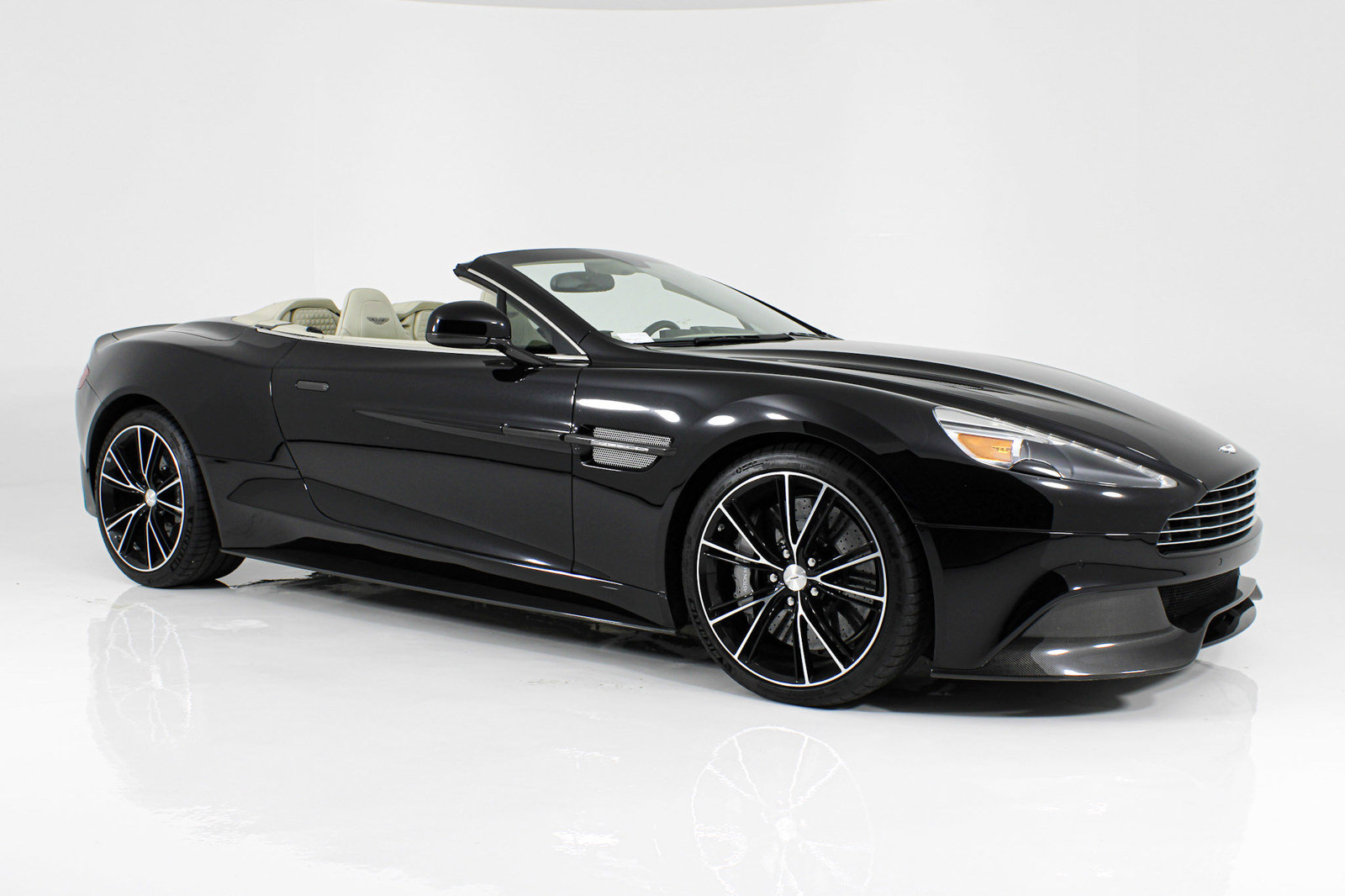 Used 2014 Aston Martin Vanquish Volante RWD image 14