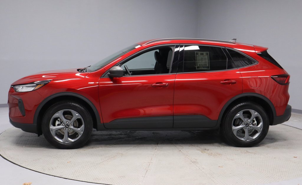 Certified 2025 Ford Escape ST-Line w/ Cold Weather Package image 8