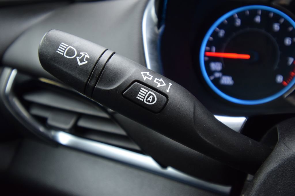 Used 2023 Chevrolet Traverse LT image 37