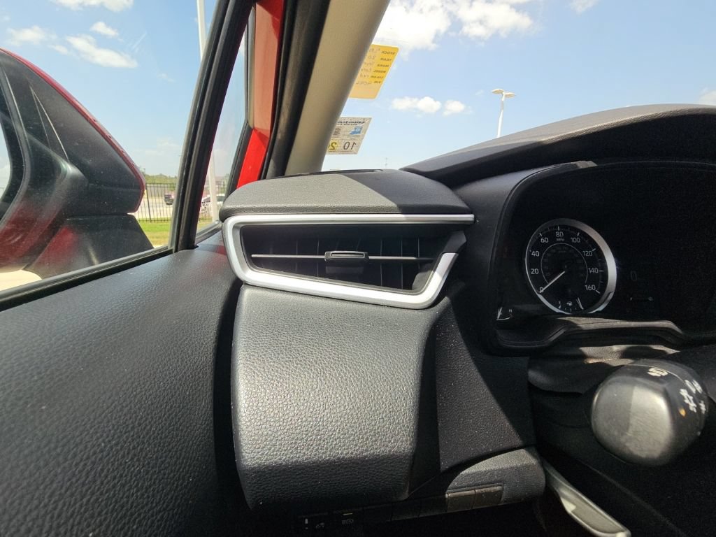 Used 2020 Toyota Corolla LE w/ LE Premium Package FWD image 32