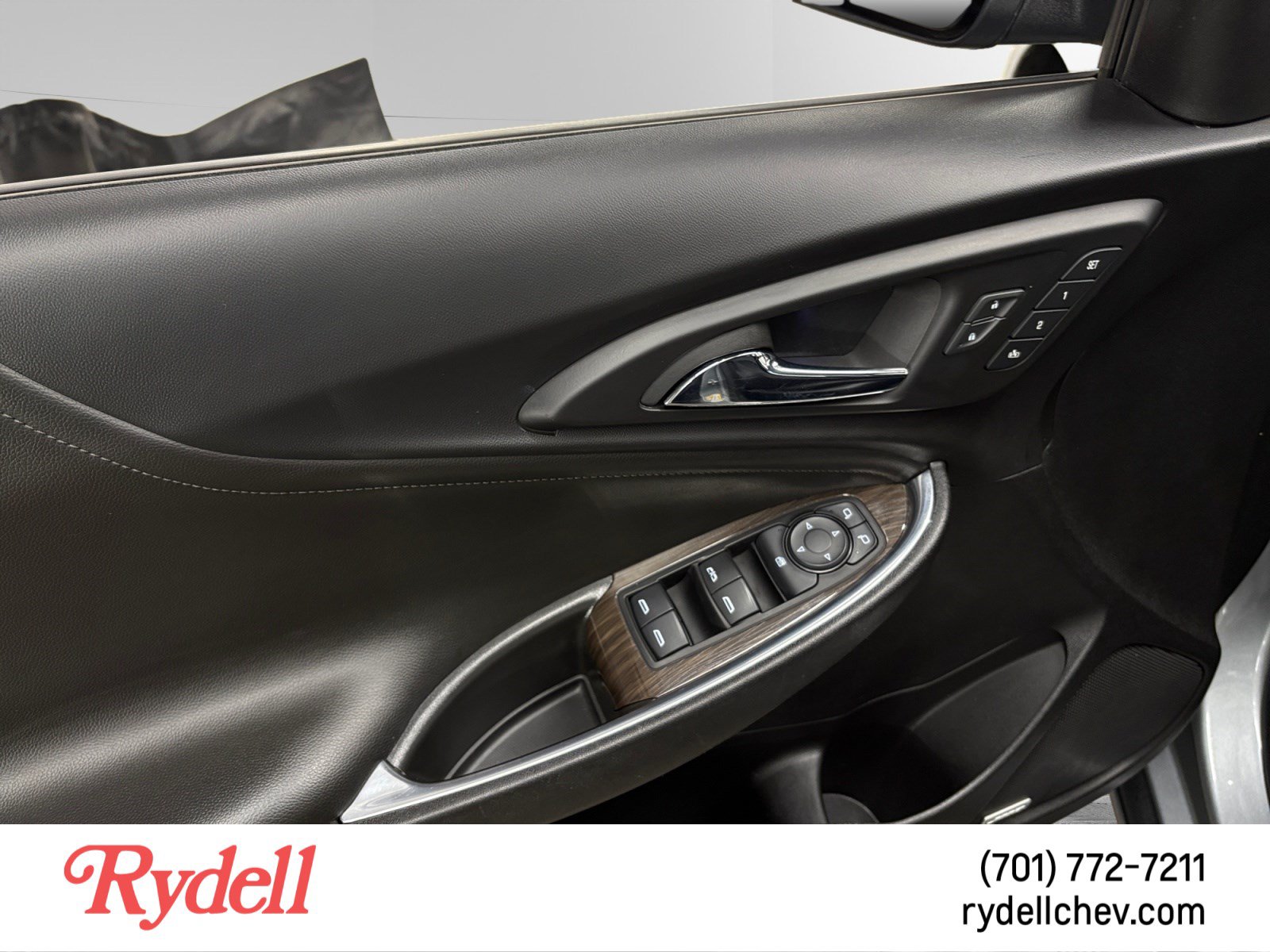 Used 2024 Chevrolet Malibu LT FWD image 11