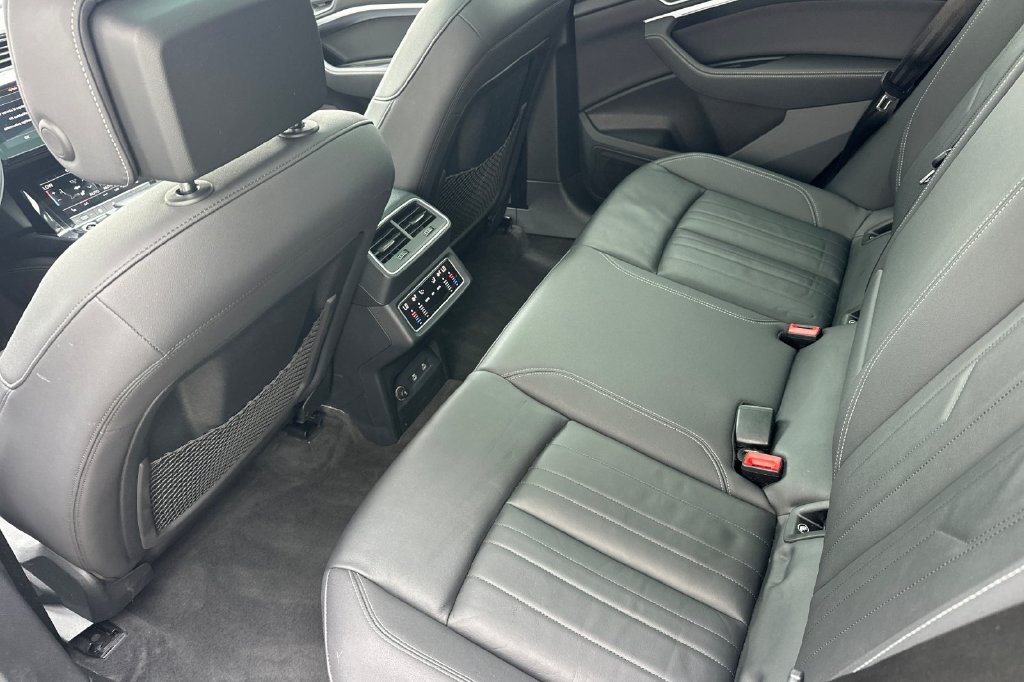Used 2022 Audi e-tron Premium AWD/4WD image 13
