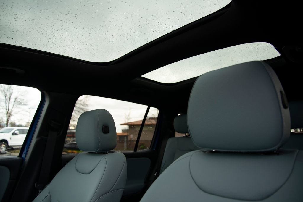 New 2026 Mercedes-Benz GLB 250 4MATIC image 12