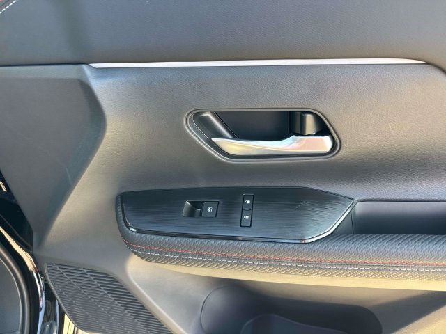 New 2027 Nissan Kicks SR FWD image 17