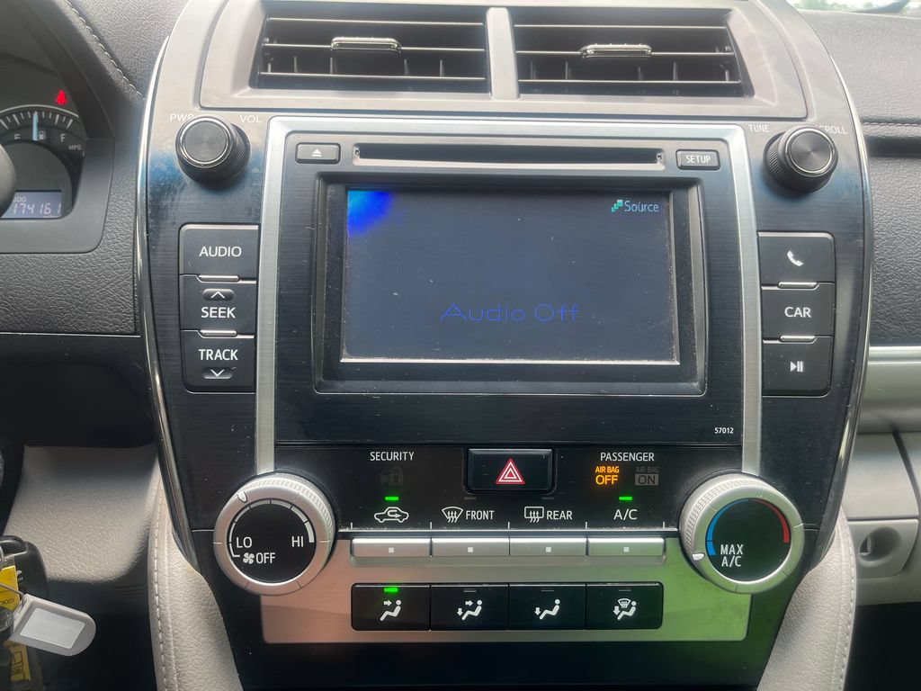 Used 2012 Toyota Camry LE FWD image 16