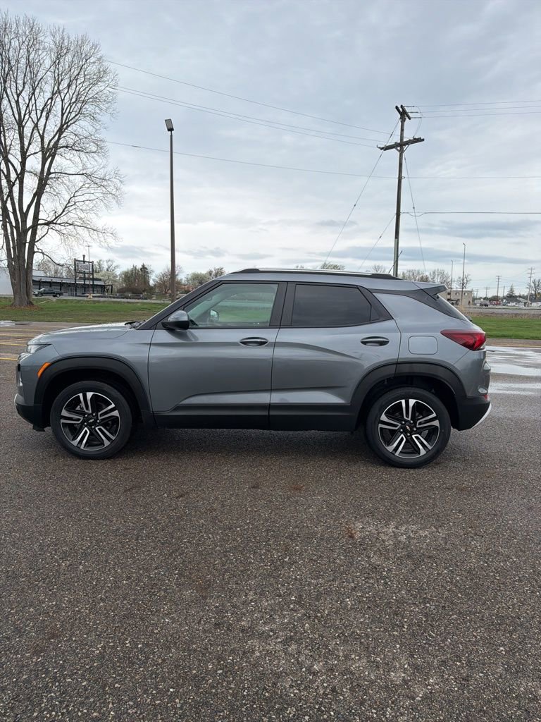 Used 2021 Chevrolet TrailBlazer LT w/ Convenience Package image 8