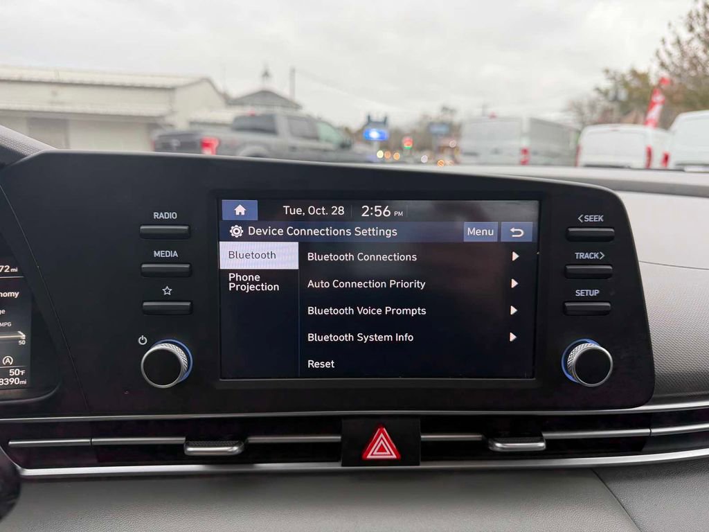 Used 2021 Hyundai Elantra SE image 27