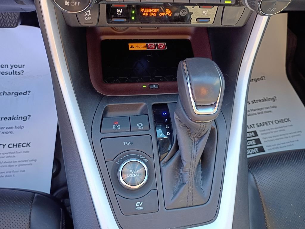 Used 2022 Toyota RAV4 Limited image 25