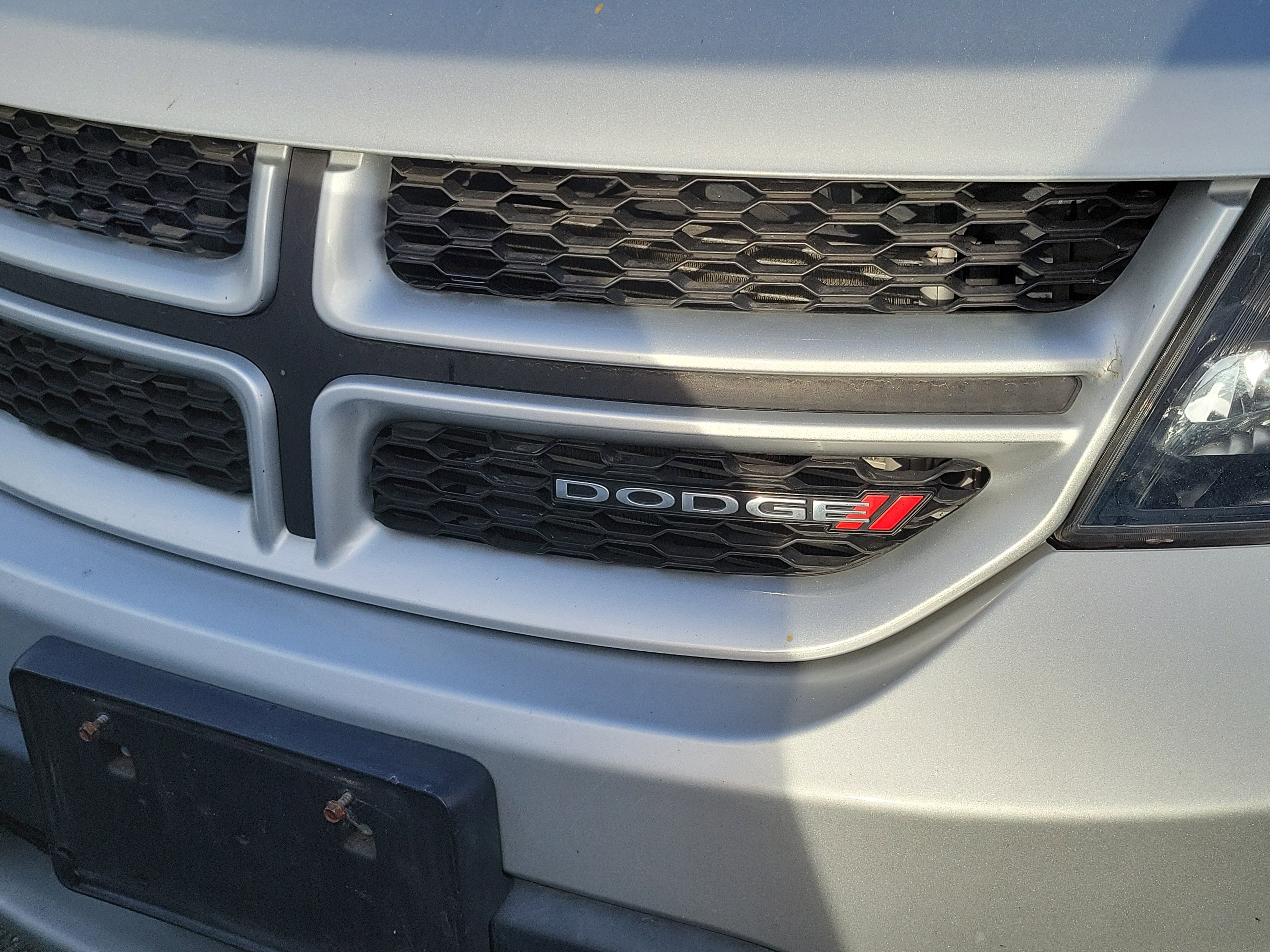 Used 2014 Dodge Journey R/T w/ Flexible Seating Group image 2