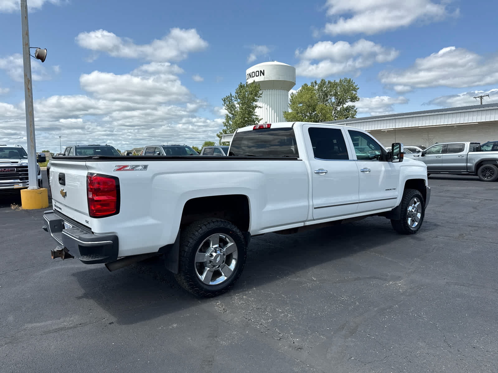 Used 2015 Chevrolet Silverado 2500 LTZ w/ Z71 Package, Off-Road AWD/4WD image 5