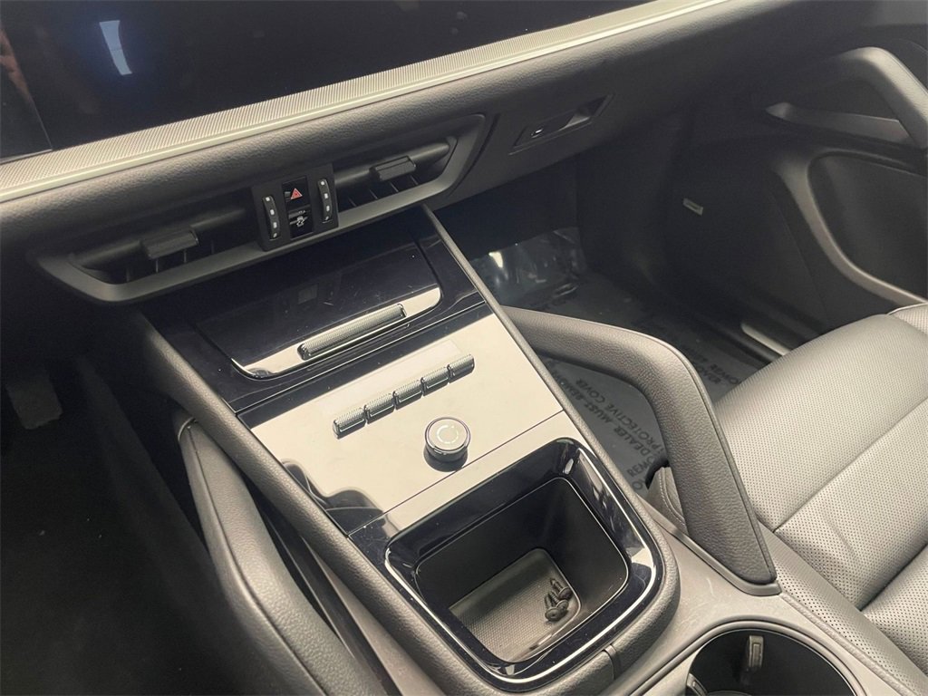 Used 2025 Porsche Cayenne image 14