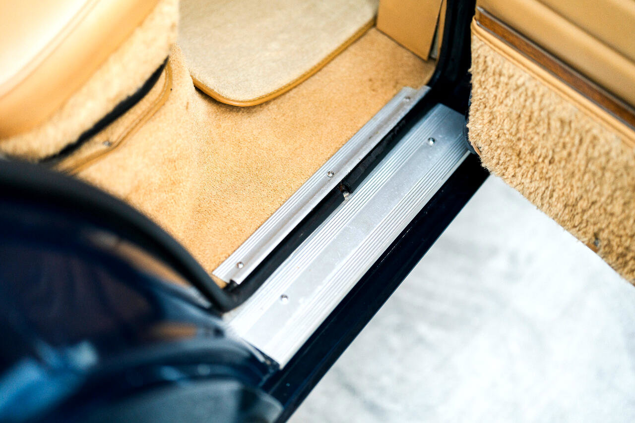 Used 1987 Jeep Grand Wagoneer image 79