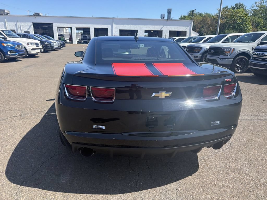Used 2010 Chevrolet Camaro SS w/ RS Package RWD image 4