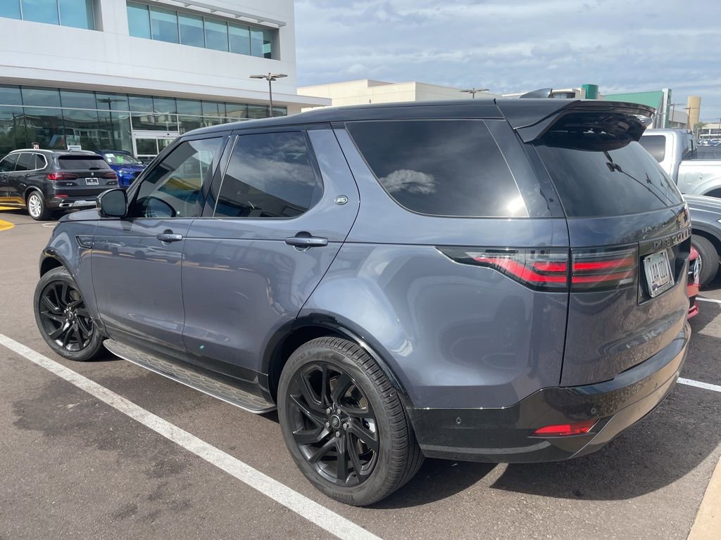 Used 2024 Land Rover Discovery Dynamic SE image 6